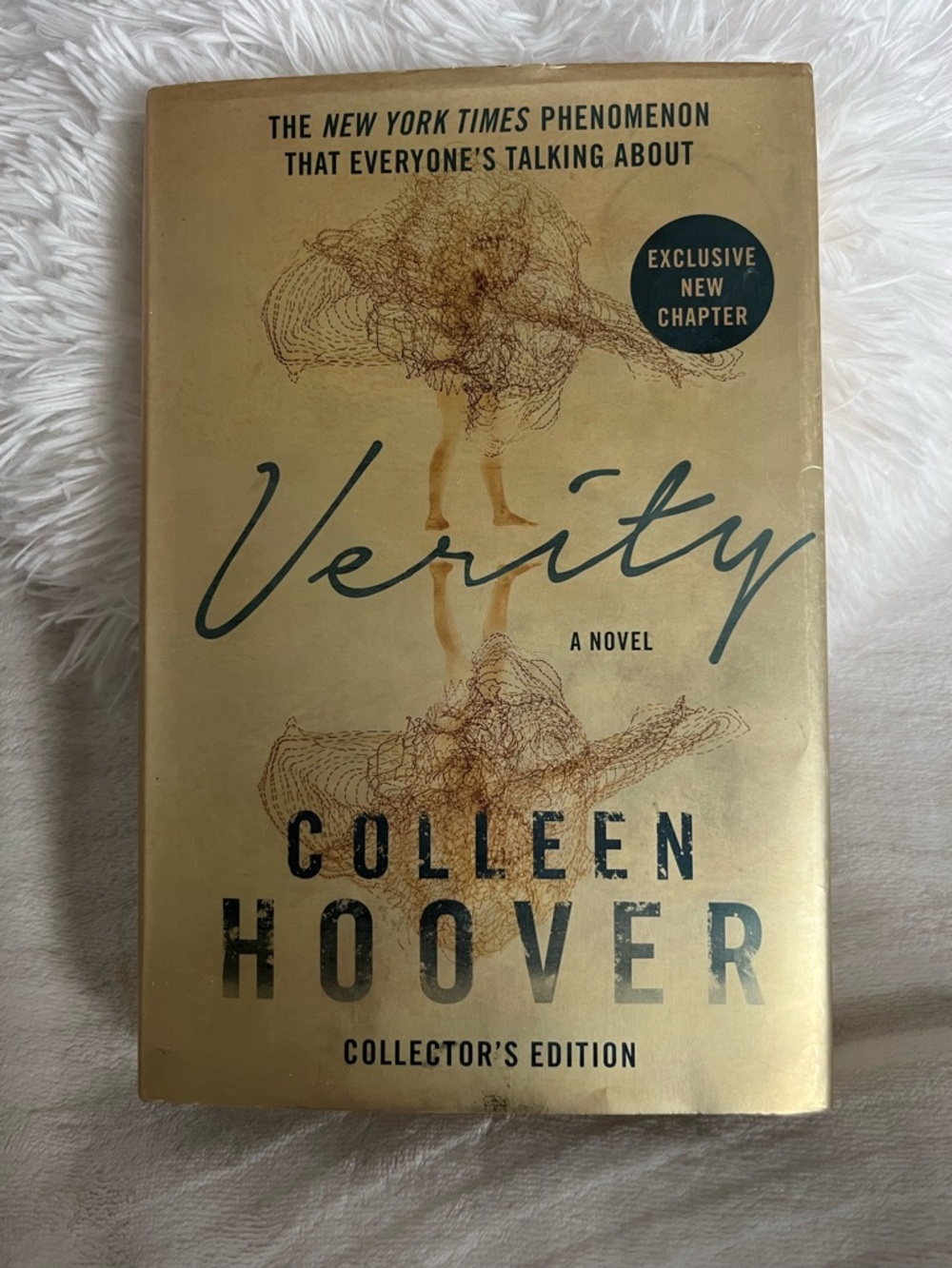 Verity by Colleen Hoover - Collector's Edition (Gold Cover)